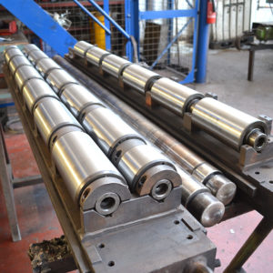Roll cassette for guiding steel sheet on process line