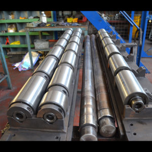 Roll cassette for guiding steel sheet on process line